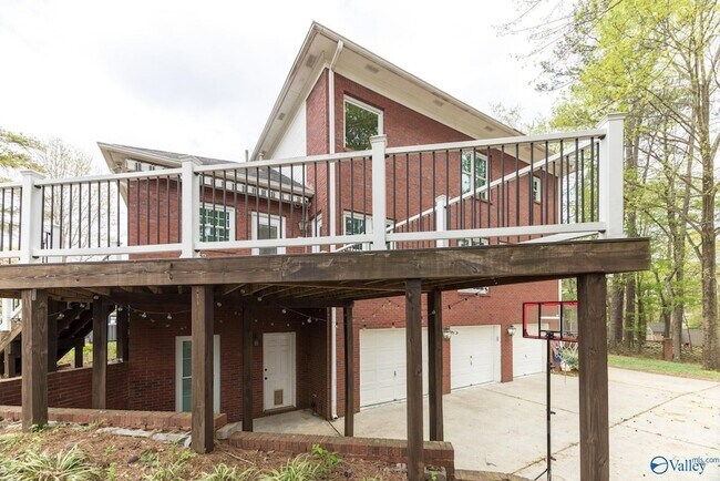 Building Photo - 481 Brenda Dr
