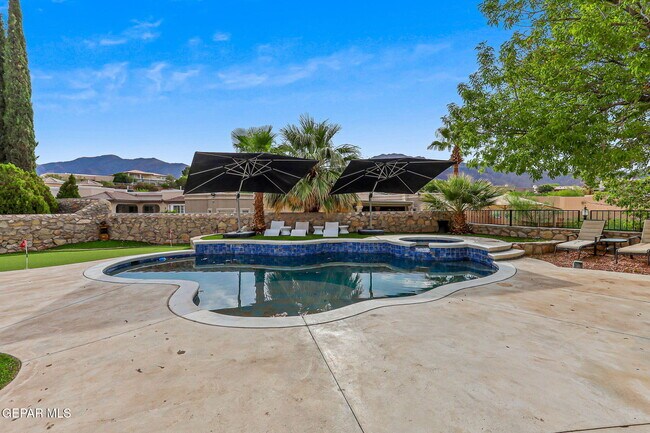 Building Photo - 6528 Calle Placido Dr