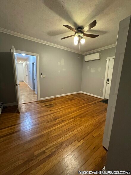 Building Photo - 120 Highland St