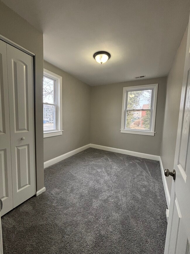 Building Photo - 10XX E Cold Spring Ln