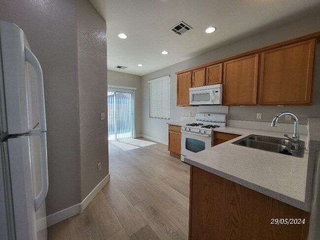 Building Photo - 4095 Sparrow Rock St