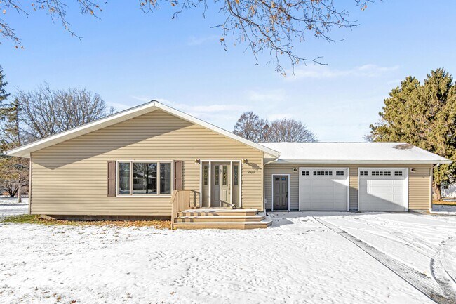 Building Photo - 701-35 Wisconsin Ave