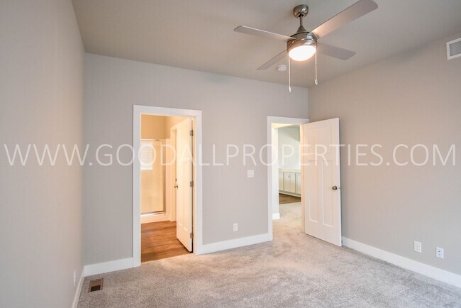 Building Photo - Must See!! Modern Style Ranch, 3 bedroom 2...