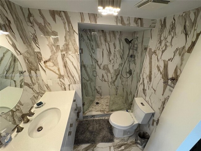 Building Photo - 440 Poinciana Island Dr