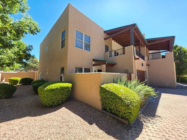 Building Photo - 300 Camino De Los Marquez