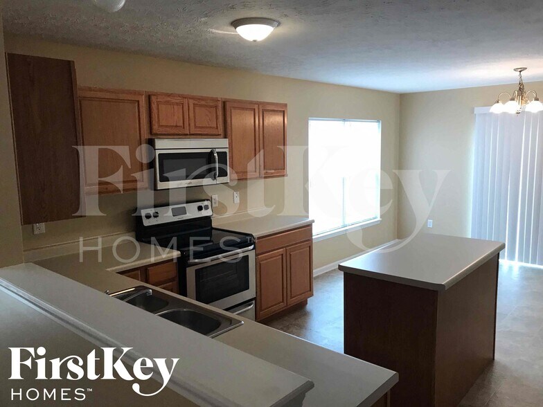 Building Photo - 12663 Pinetop Way