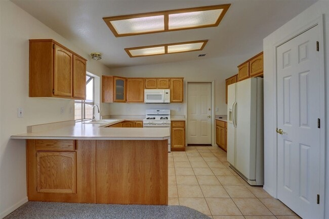 Building Photo - 9440 E Towago Dr