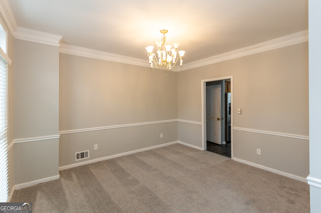Building Photo - 155 Glenwood Ln