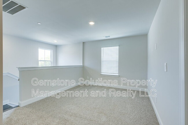 Building Photo - 204 Douglas Bend Rd