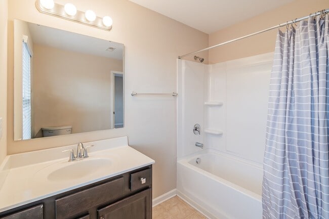 Building Photo - Third month rent free if you sign a lease before 01/31! Spacious 4 Bedroom, 3.5 Bath Home for Ren...