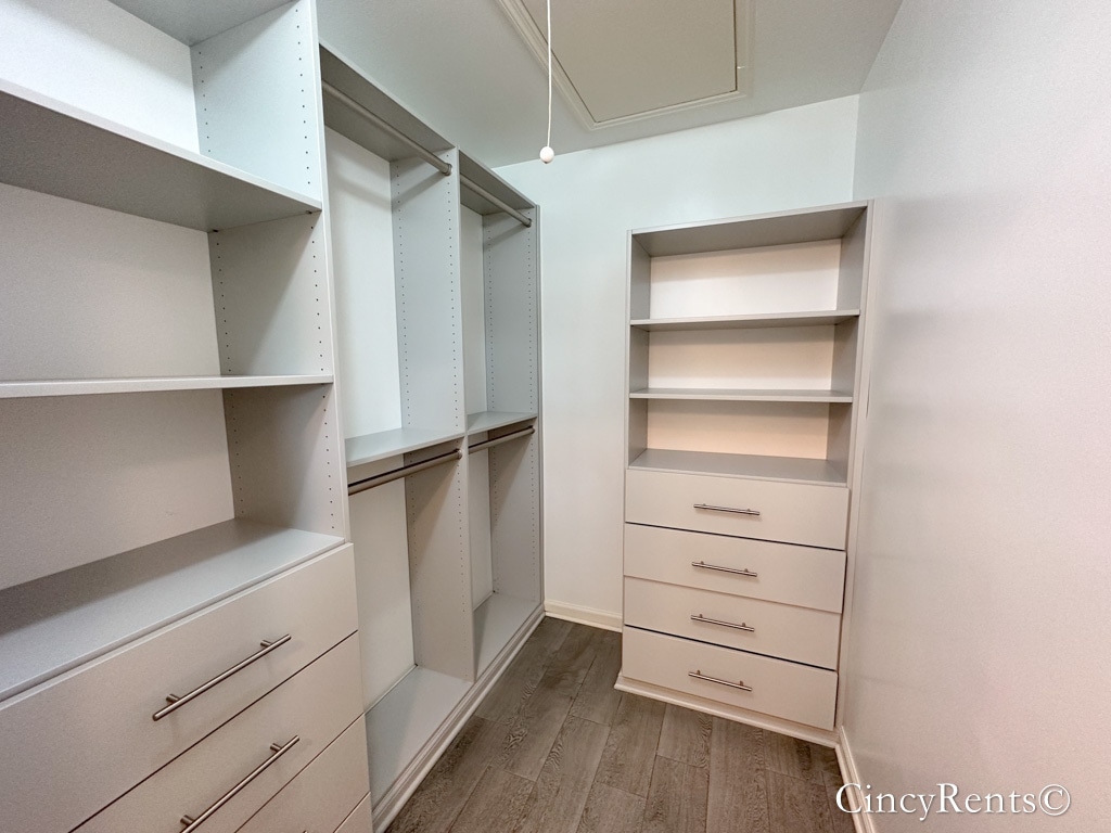 Building Photo - 6463 Oldbarn Ct