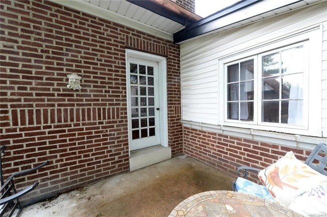 Building Photo - 418 Carswold Dr