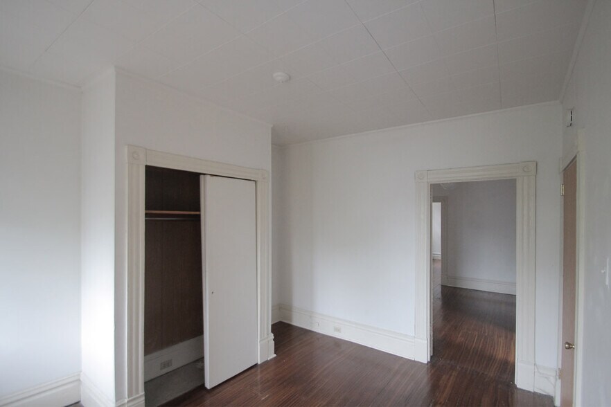 Building Photo - 405 Peebles St