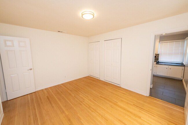 Building Photo - 3BR/2BA home with bonus room & additional ...