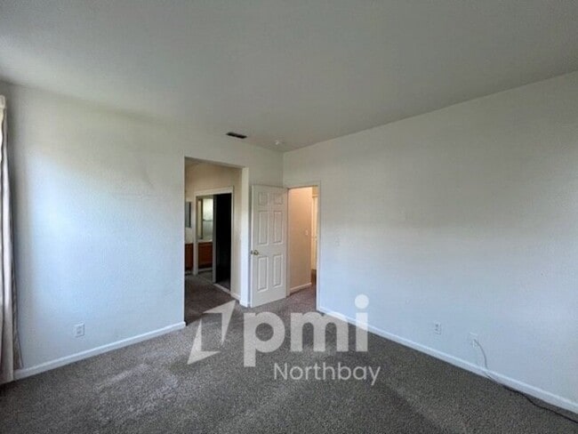 Building Photo - 504 Wicklow Dr