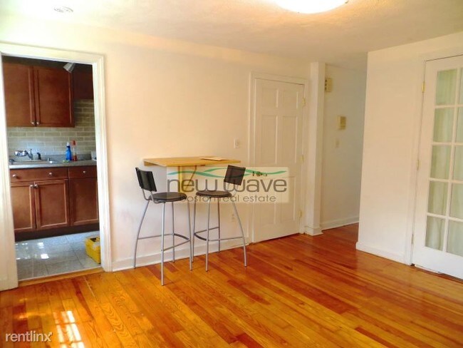 Building Photo - 12 Melrose St