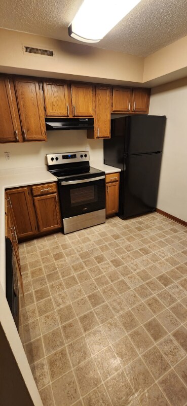 Building Photo - 1390 Daleview Dr