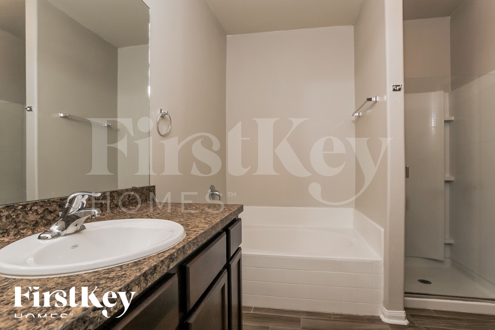 Building Photo - 5623 That Way