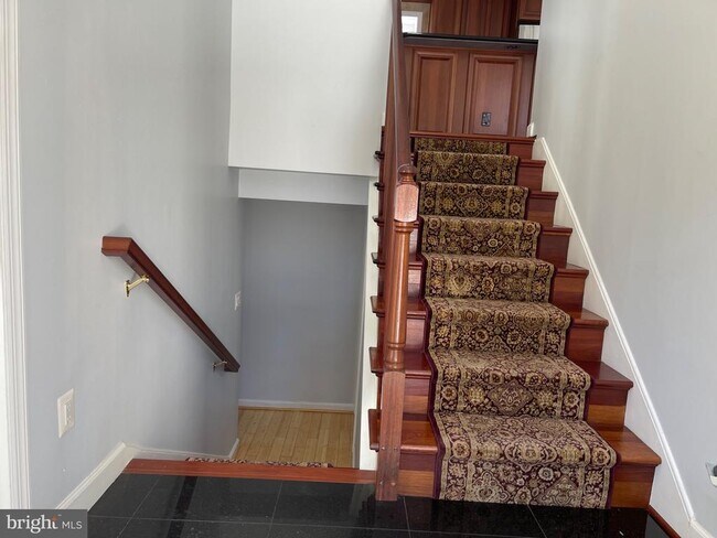 Building Photo - 5300 Summit Dr