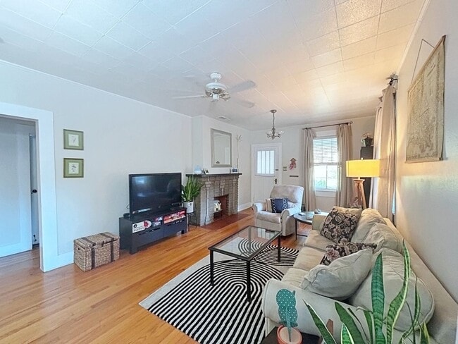 Building Photo - 3 Bedroom House in Capital Heights