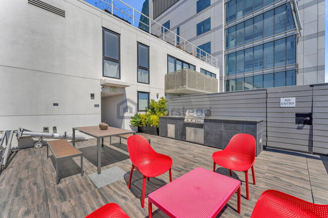 Building Photo - 555 Golden Gate Ave
