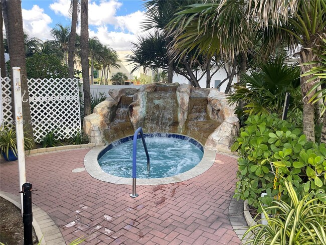 Building Photo - 3001 S Ocean Dr