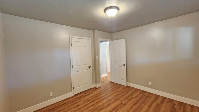Building Photo - 7021 Wilshire Cir