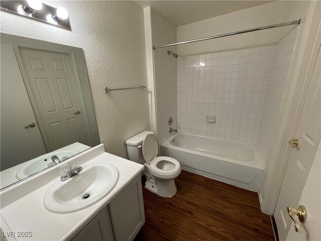 Building Photo - 1541 Linnbaker Ln