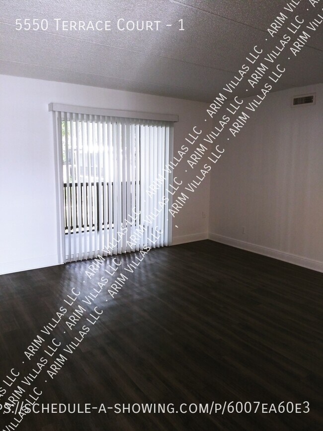 Building Photo - 5550 Terrace Ct
