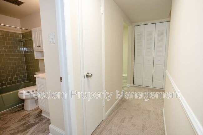 Building Photo - 10629 Provincial Dr