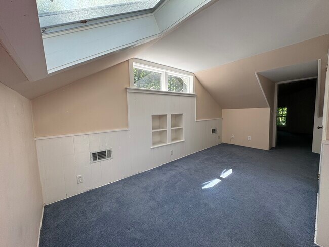 Building Photo - 153 Black Rock Tpke