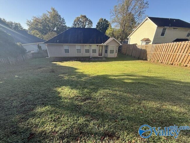 Building Photo - 104 Cypress Creek Dr