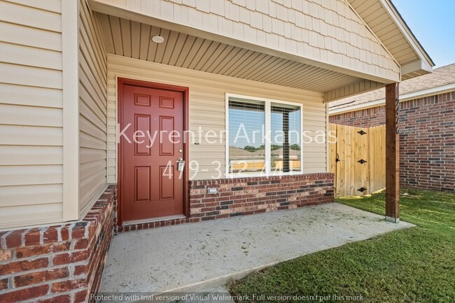 Building Photo - 2476 N Raven Ln