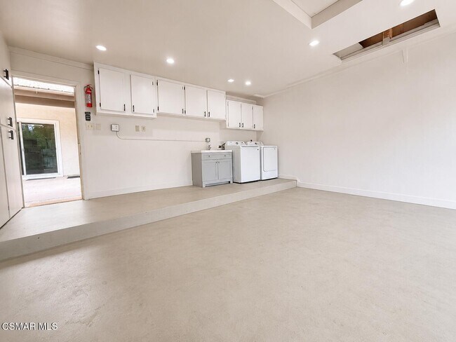 Building Photo - 1137 Bright Glen Cir