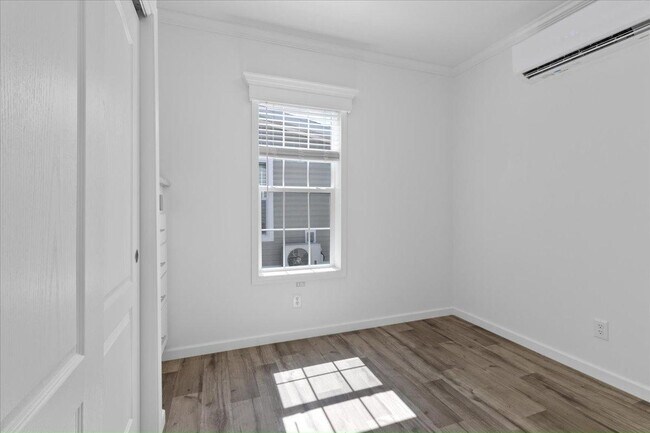 Building Photo - 11240 N Northwood Dr