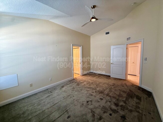 Building Photo - 330 N Shore Cir