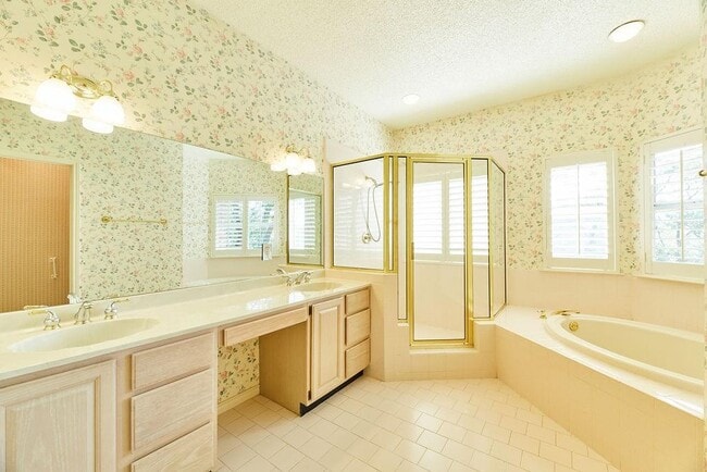 Building Photo - 10905 Galleria Cove
