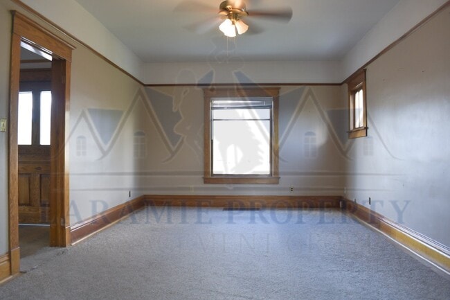 Building Photo - 4 Bedroom 2 Bathroom House