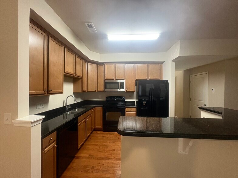 Building Photo - 111 Grande Sky Ct