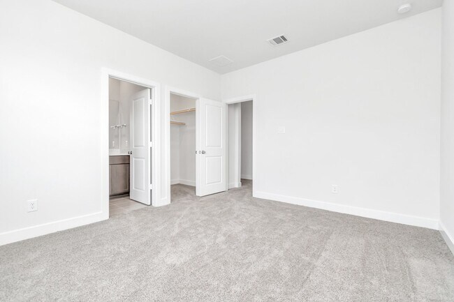 Building Photo - 21118 Chelton Bch Dr