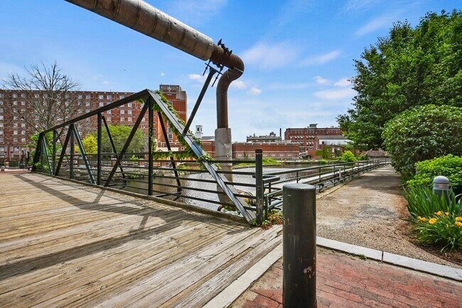 Building Photo - 17 Kearney Square
