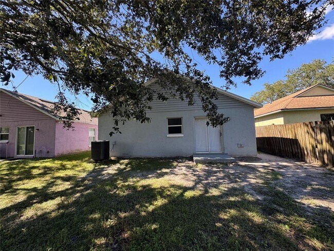 Building Photo - 1143 Fremont Park Ave