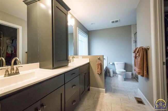 Building Photo - 7616 SW Lowell Ln