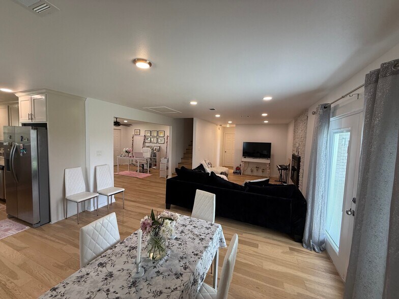 Building Photo - 7 Pleasant Cove