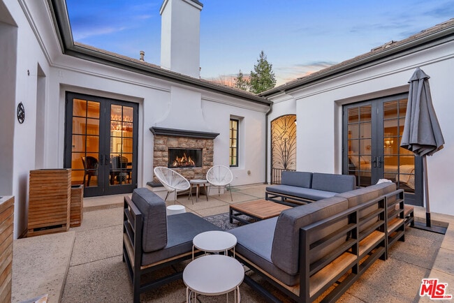 Building Photo - 25400 Prado De Las Peras