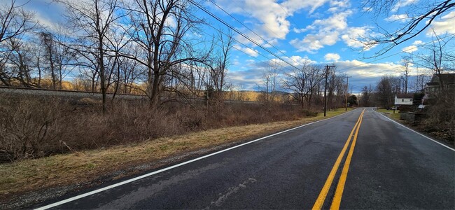 Building Photo - 31 Old Rte 22