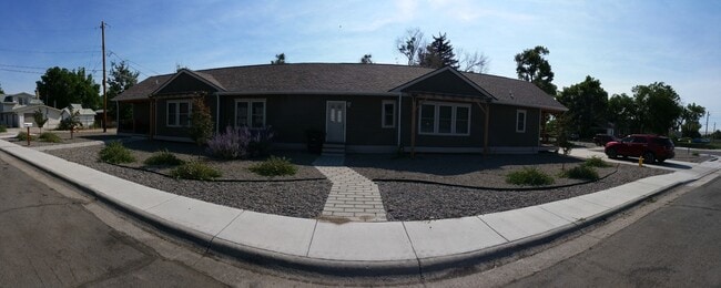 Building Photo - 409 S Broadway Ave