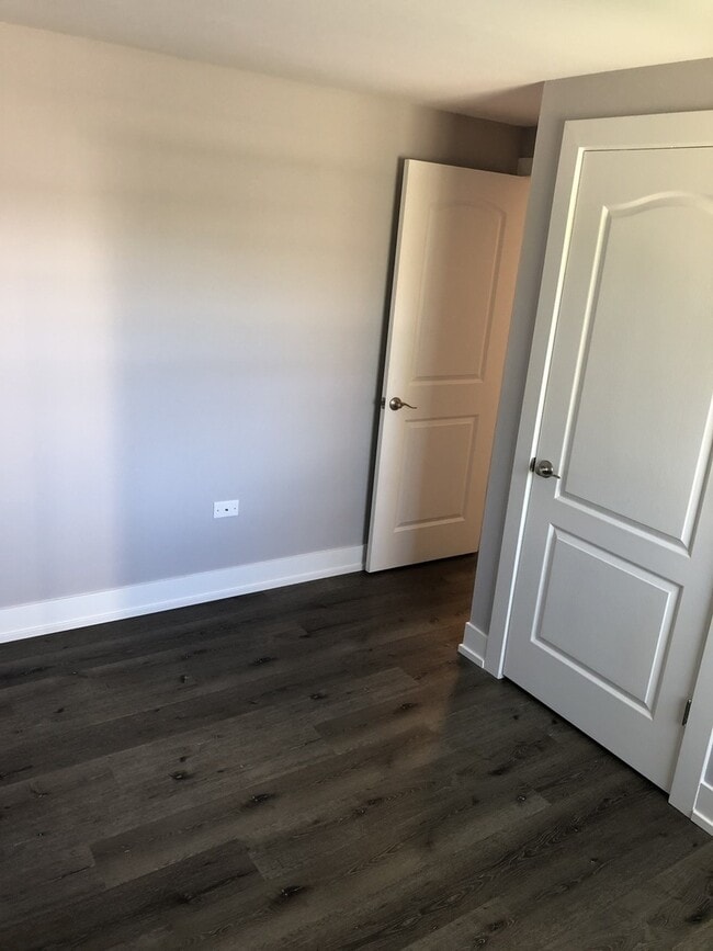 Building Photo - 140 Central Ave