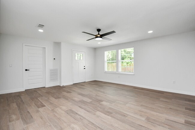 Building Photo - 2812 Truxillo St