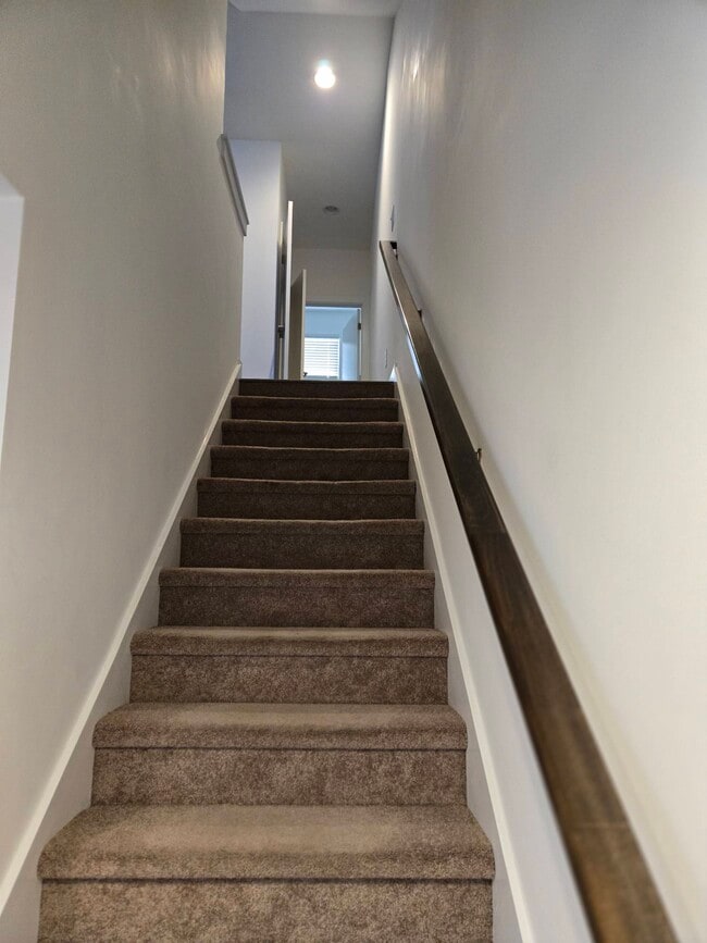 Building Photo - 1876 McQuat Pl